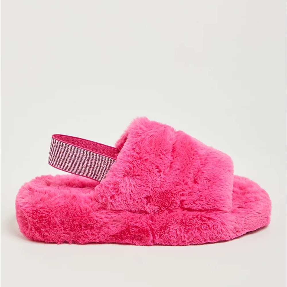 NWT! TORRID PLATFORM FUR SLIPPER - HOT PINK 10 (WW)